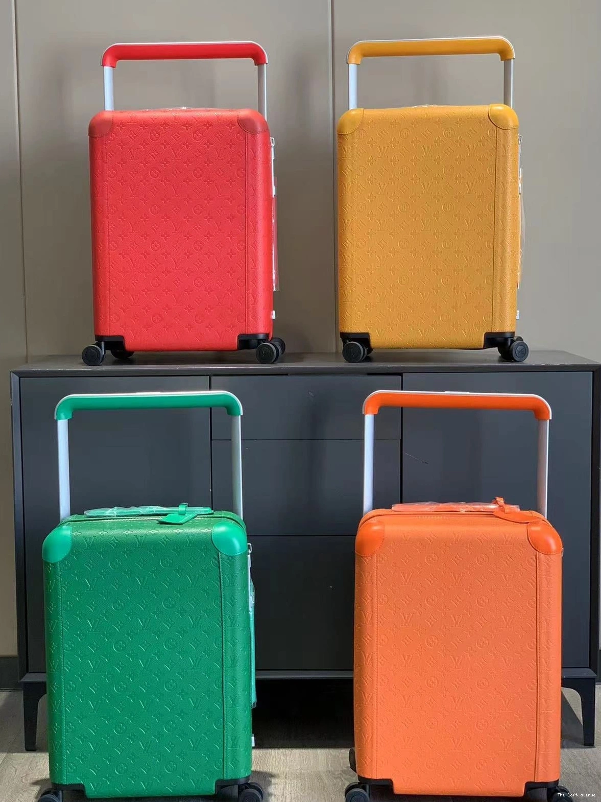 CUSTOM HORIZON TAURILLON SUITCASE 55 RED 37L 0805